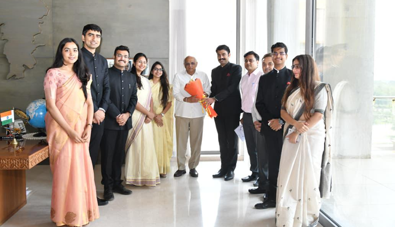 Probationary IAS officers of 2025 batch call on Gujarat CM